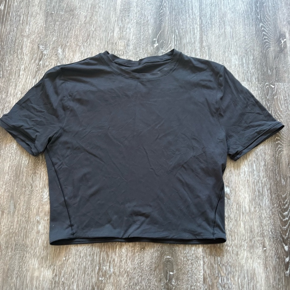 Lululemon crop top